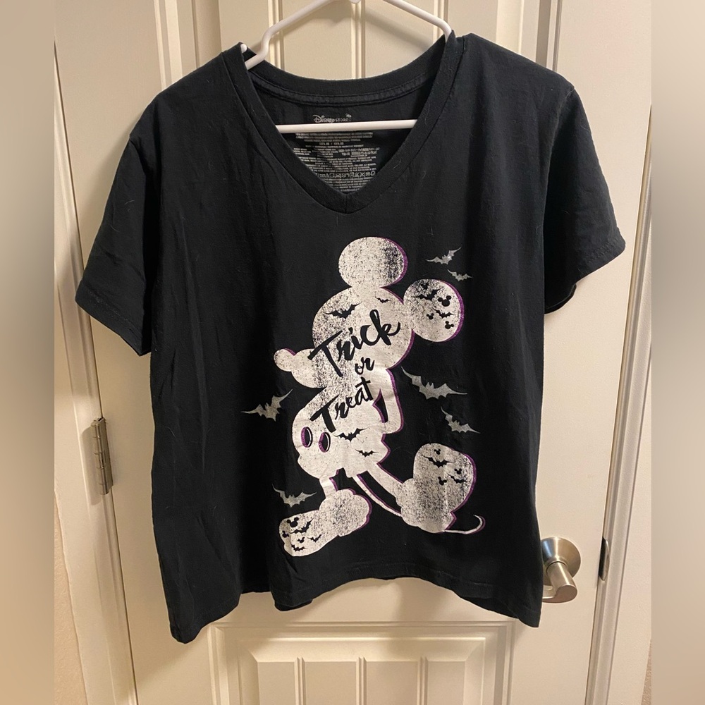Disney Store Top Ladies XL Black Halloween Mickey Mouse Bats Shirt Black T-shirt